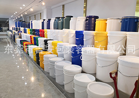 浪潮亚洲爱爱视频吉安容器一楼涂料桶、机油桶展区